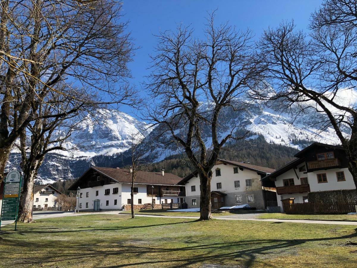 Das Halali - Dein Kleines Hotel An Der Zugspitze 埃尔瓦尔德 外观 照片